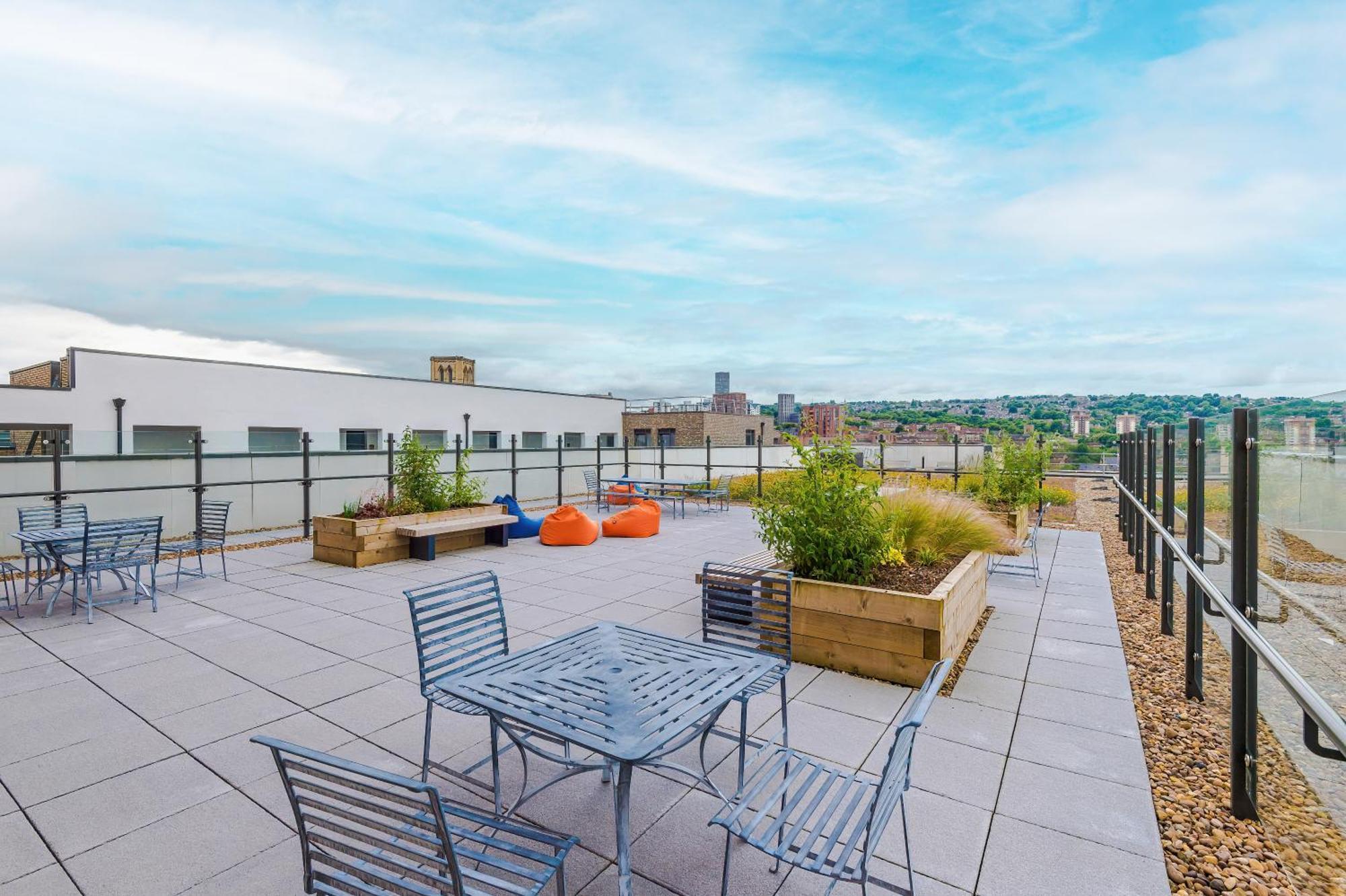 Hilltop Serviced Apartments - Sheffield Eksteriør bilde
